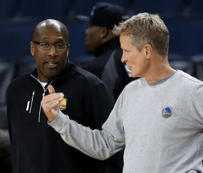 九游体育-萨克拉门托国王发布备战花絮，今晚队长鼓劲，全明星赛任务艰巨，年轻球员得到机会的简单介绍