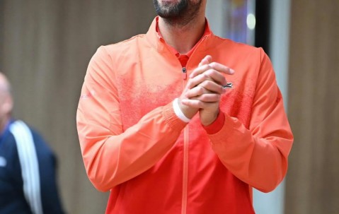 九游-关于德约科维奇回归赛场，战术调整首场状态亮眼，老鹰观众沸腾！的信息