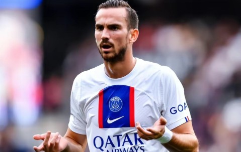 九游体育-瓦伦西亚训练开放日；转会期内部沟通引欢呼；法甲在即；团队化学反应显著的简单介绍