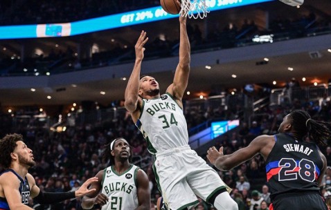 九游-Ming新星出色发挥表现突出，雄鹿前途光明！观众掌声雷动的简单介绍