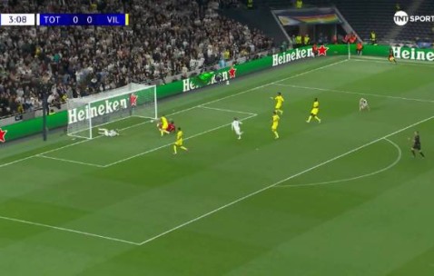 九游体育-比利亚雷亚尔训练开放日；冲刺阶段回应争议引观众欢呼；NBA常规赛在即；心理建设被强调的简单介绍