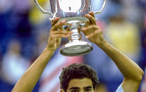 九游娱乐- 费德勒在FPX比赛中夺冠，最后时刻胜出引发热议！上演精彩一战