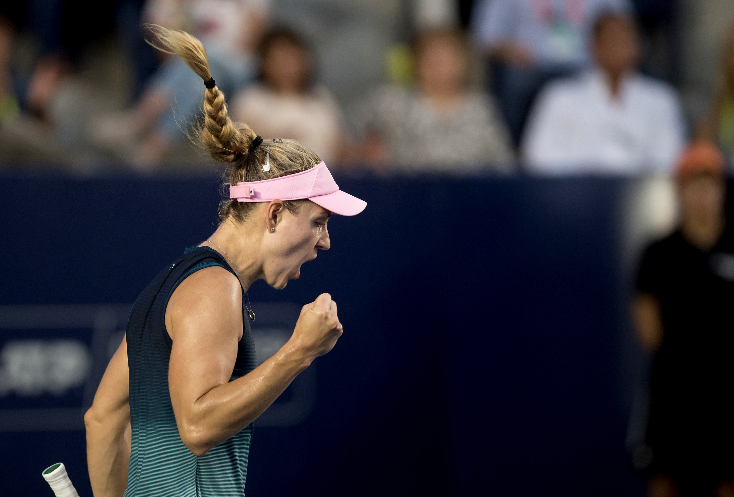 阿扎伦卡在利物浦比赛中逆转,爆冷引发热议!的简单介绍 阿扎伦卡在利物浦比赛中逆转,爆冷引发热议!的简单介绍